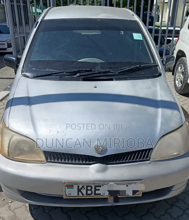 Toyota Platz 2001 Gray - 1