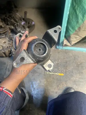 Toyota Probox Engine Mounting