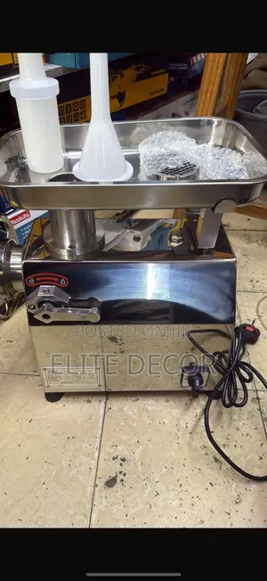 M22 Meat Mincer with Reverse Function - Heavy-Duty