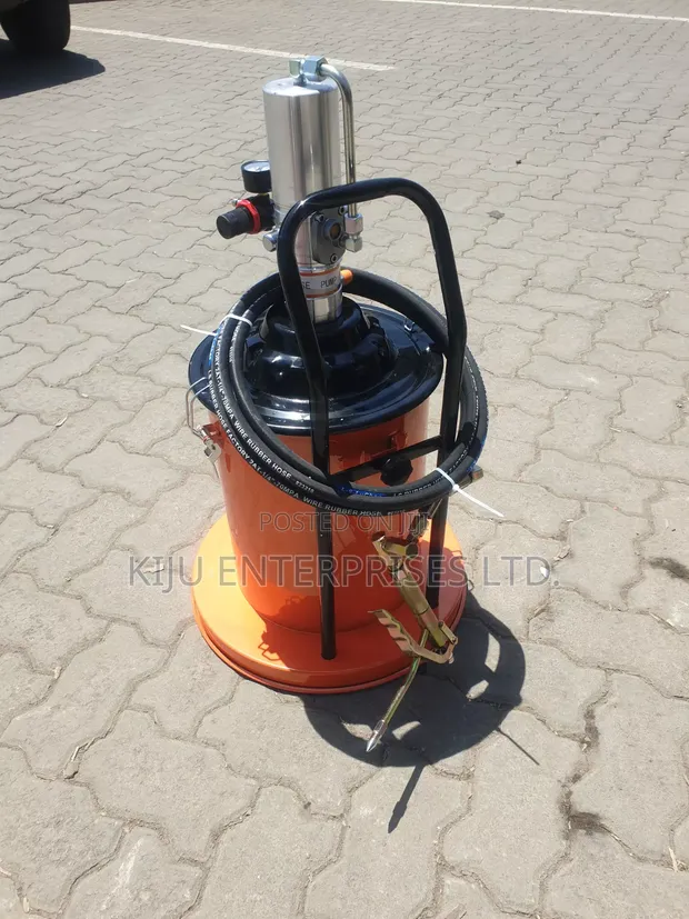 Pneumatic Grease Bucket - 20 Litres - 1