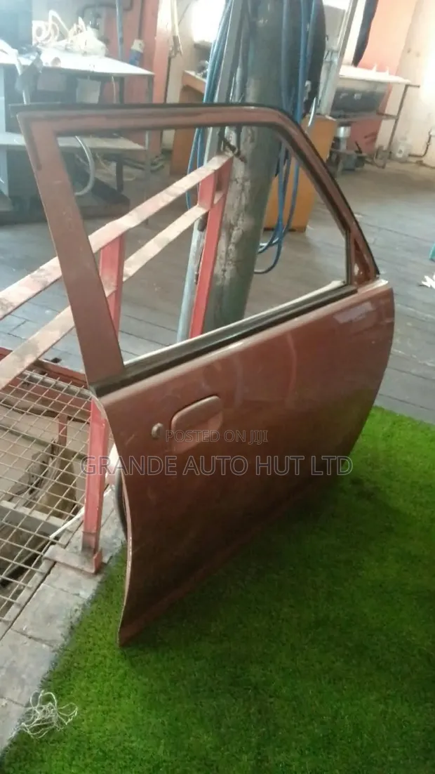 Suzuki Alto Front Right Door - 1
