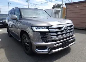 2023 Toyota Land Cruiser LC300 V6 Twin Turbo