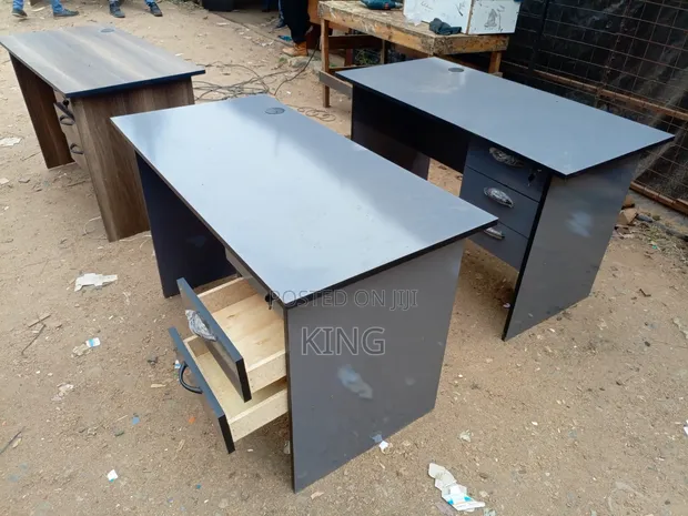 900cm Modern Office Desk - 1