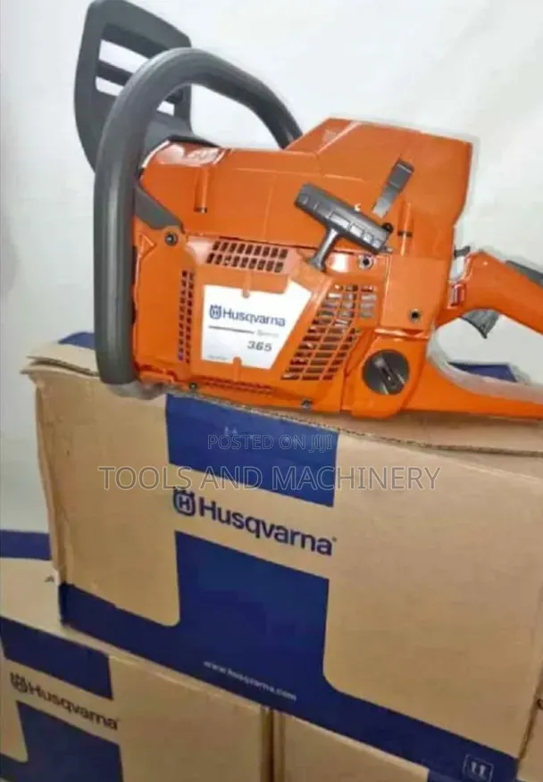 Husqvarna 272 Professional Power Saw - 1