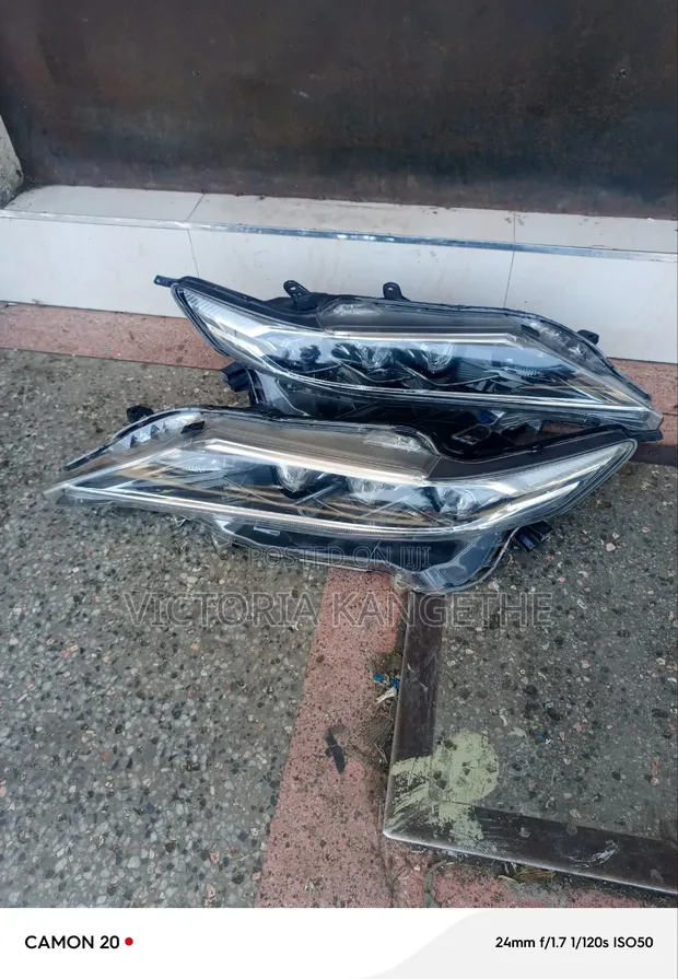 Toyota Harrier 193 Headlights (Used) - 1