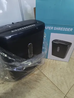 Brand New 8-Sheet Cross-Cut Paper Shredder