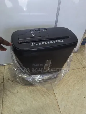Brand New Office Paper Shredder (8 Sheets)