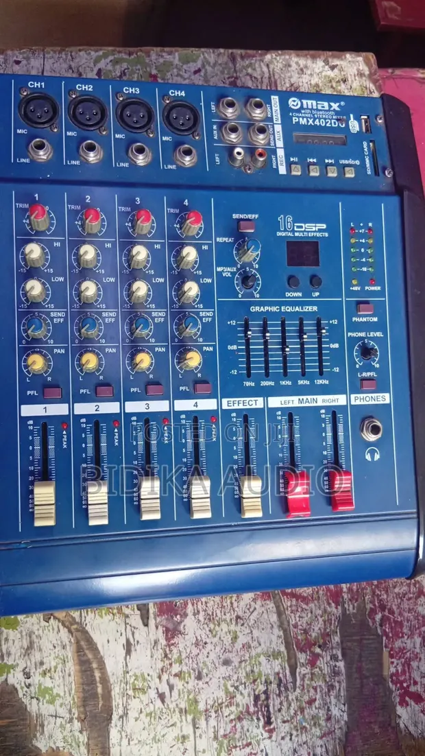 Max PMX402D-USB 4-Channel Professional Powered PA Mixer (2x350W) - 1