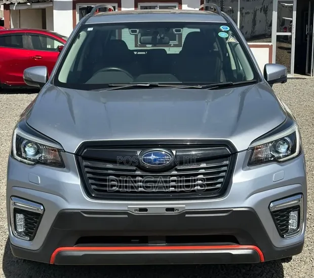 Subaru Forester 2018 Silver - 1