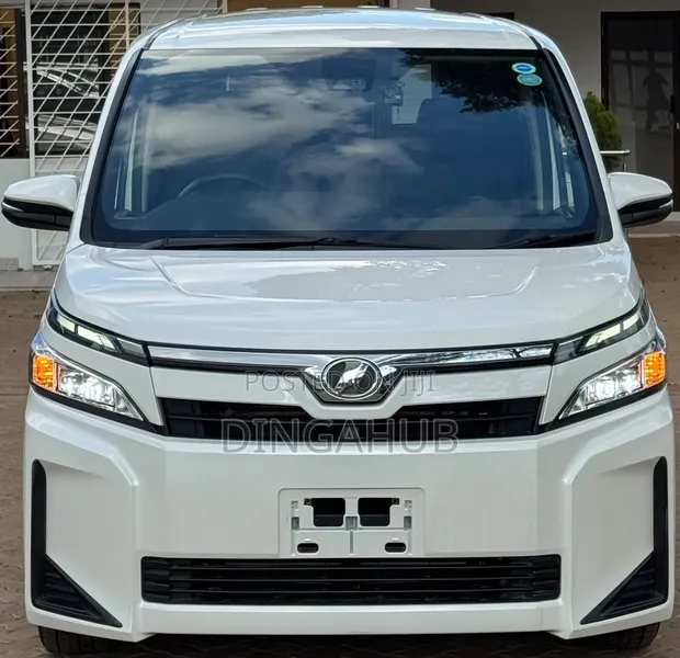 Toyota Voxy 2019 Pearl - 1