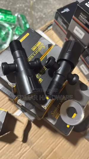 Double Angle Valve Nyeusi