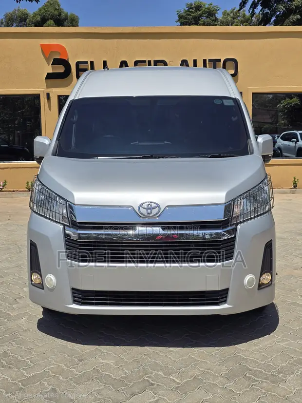 Toyota HiAce Commuter 2020 Silver - 1