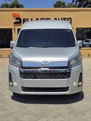 Toyota HiAce Commuter 2020 Silver