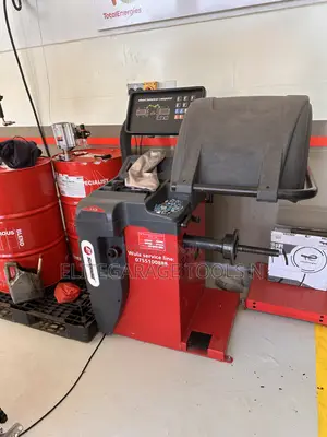 Brand New Sunshine Italy Professional Wheel Balancer
