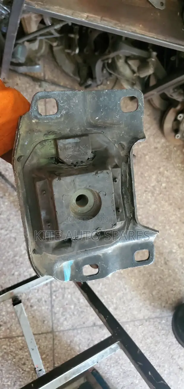 Mazda Premacy Gearbox Mounting - 1