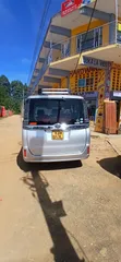 Toyota Voxy 2018 Silver - 4