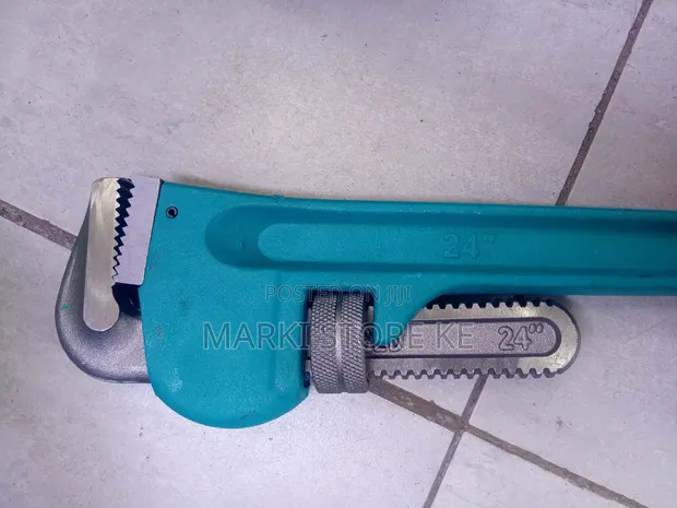 24" Plumber Wrench / Pipe Range - 1