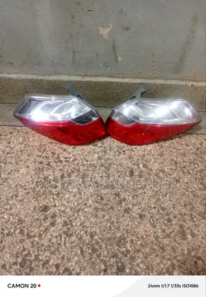 Honda Fit Shuttle 2015 Taillights