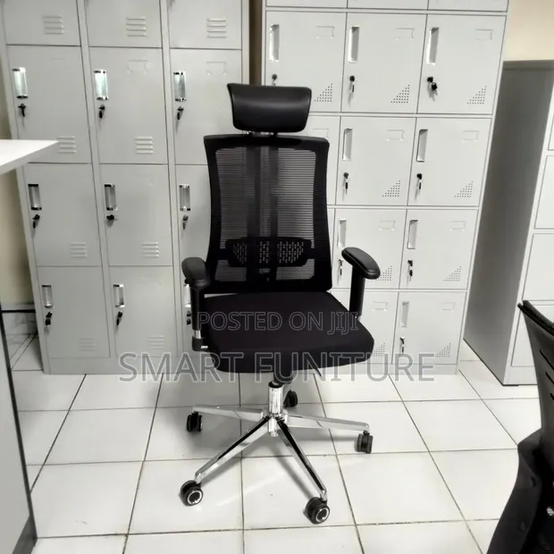 150kg Holding Office Chair with Headrest - 1