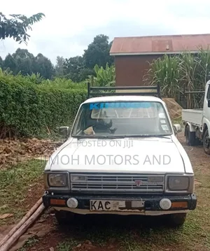 1993 Toyota Hilux Pickup - White