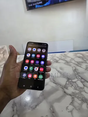 Samsung Galaxy S22 5G 128GB Nyeusi