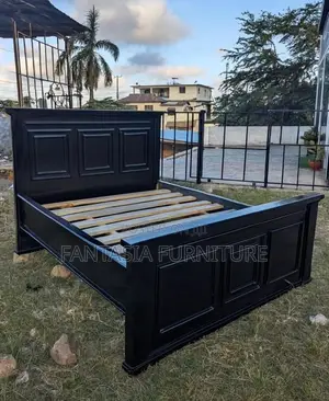 5x6 Glossy Black Wooden Panel Bed