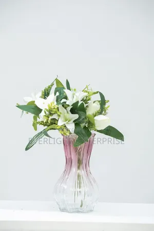 20cm Tall 800ml Glass Flower Vase