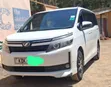 Toyota Voxy 2016 White - 4