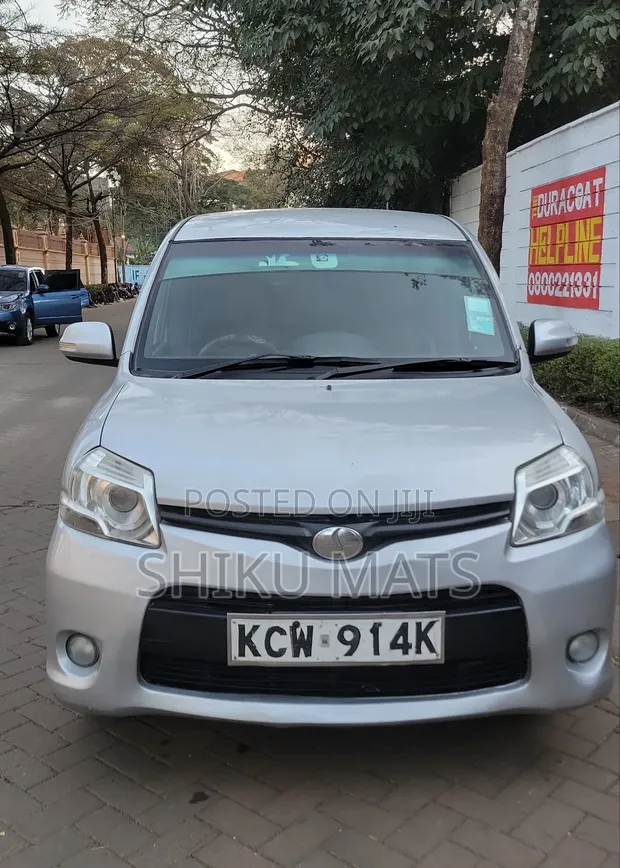 Toyota Sienta 2012 - 1