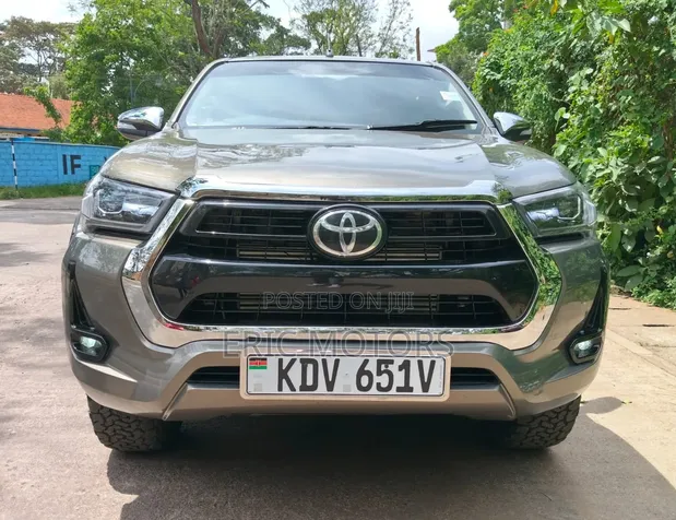 Toyota Hilux 2023 Double Cab - 1