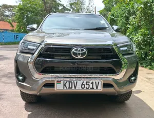 Toyota Hilux 2023 Double Cab