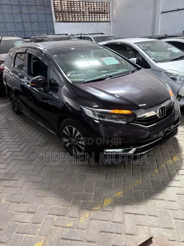 Honda Fit Shuttle 1.5 Hybrid 2WD 2019 Purple - 1