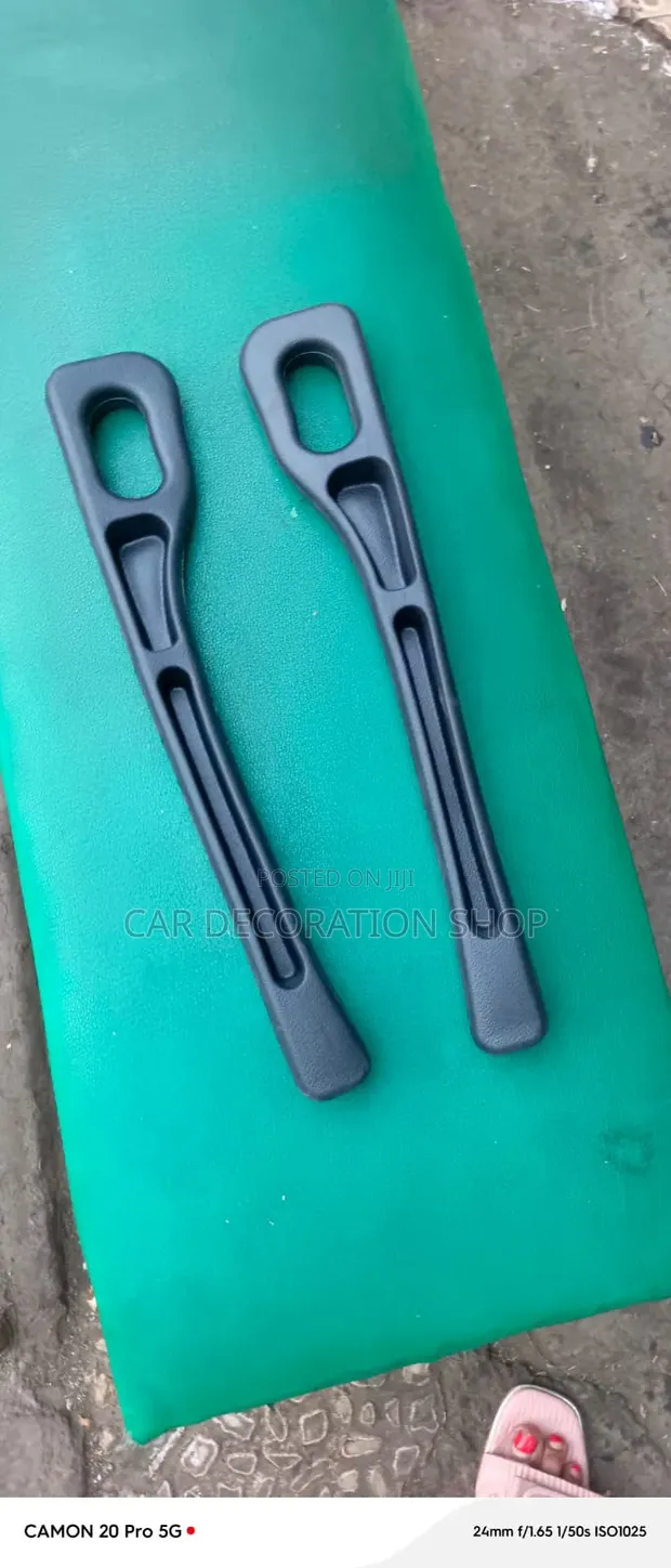 2x Gap Filler with Integrated Slots & Trays (Phone/Coins) - 1
