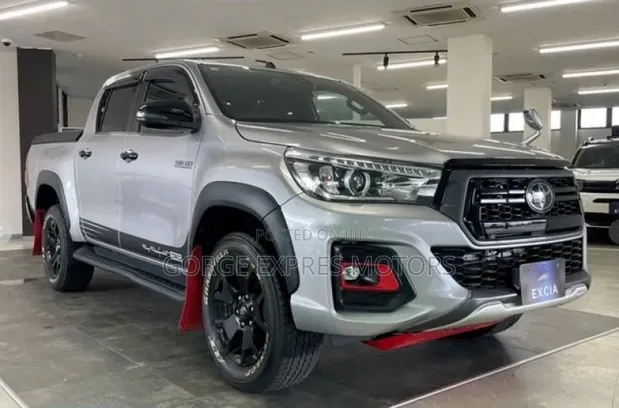 2020 Toyota Hilux Double Cab TRD - 1
