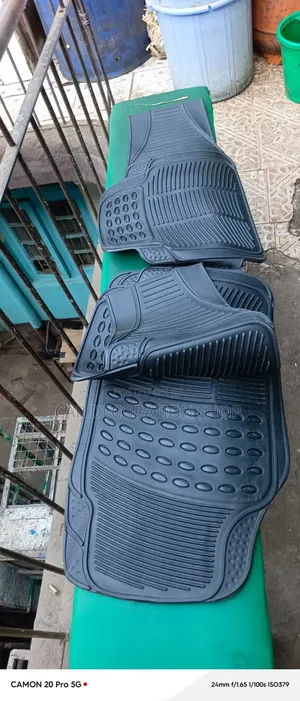 Black 7-Seater Floor Mats - Trimmable Interior Protection