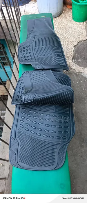 7-Seater Floor Mats with Raised Edges & Deep Channels