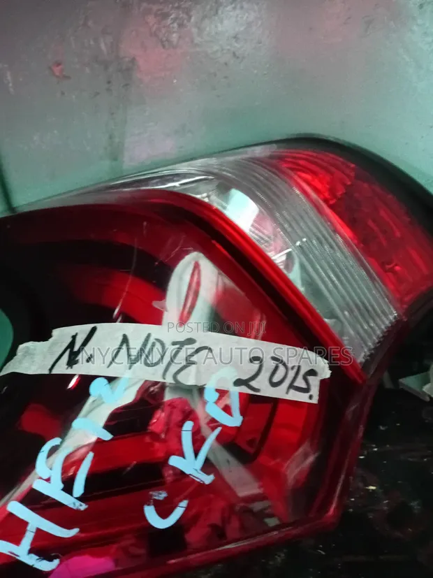 Nissan Note Taillight (2015) - 1