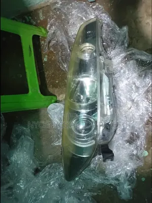 Toyota Wish Xenon Headlights (2010-2015)