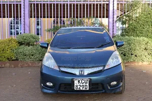 Honda Fit Shuttle Hybrid 2012