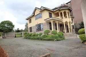 6-Bedroom Maisonette for Sale in Thome Estate