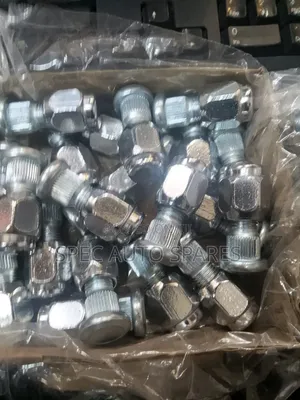 Toyota Land Cruiser 79 Wheel Studs and Nuts