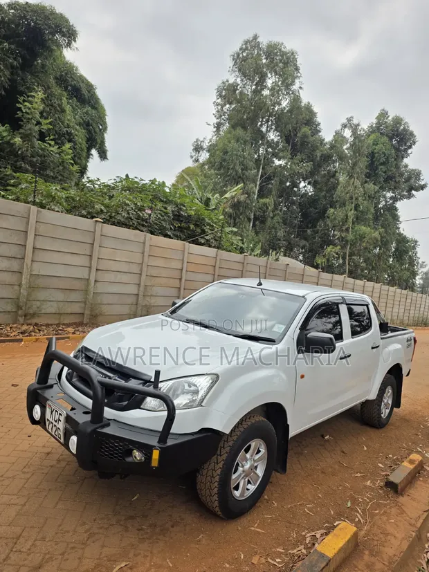 Isuzu D-MAX 2015 White - 1