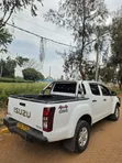 Isuzu D-MAX 2015 White - 4