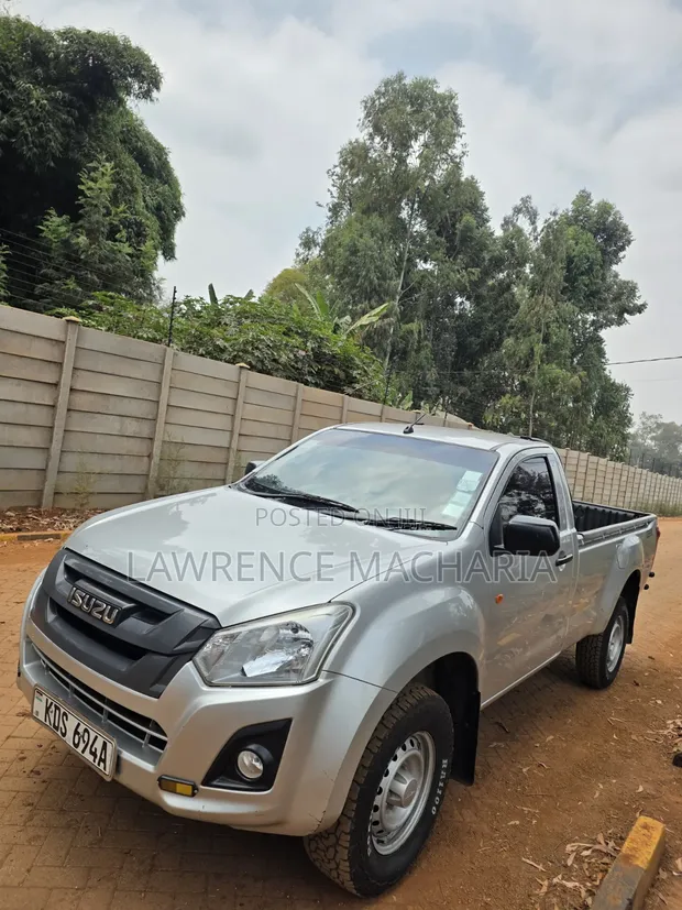 Isuzu D-MAX Highrider 2025 Silver - 1