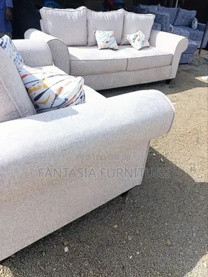 Ideal 3-Seater Sofa with Patterned Pillows