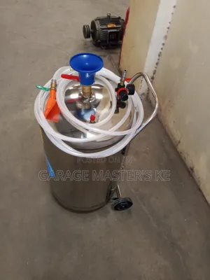 Brand New Italian Pneumatic Oil Extractor 80L