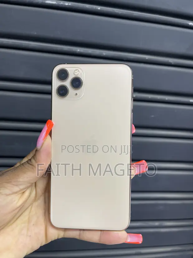Apple iPhone 11 Pro Max 256GB Gold - 1