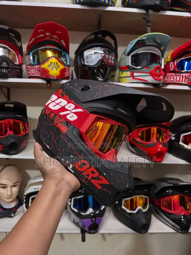 Rugged Off-Road Helmet - 1