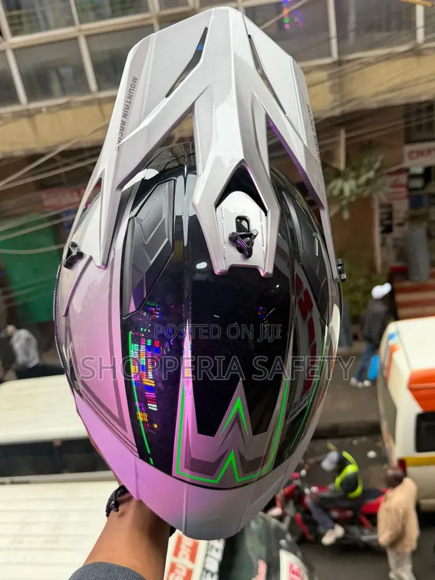 Rugged Off-Road Helmet - 1