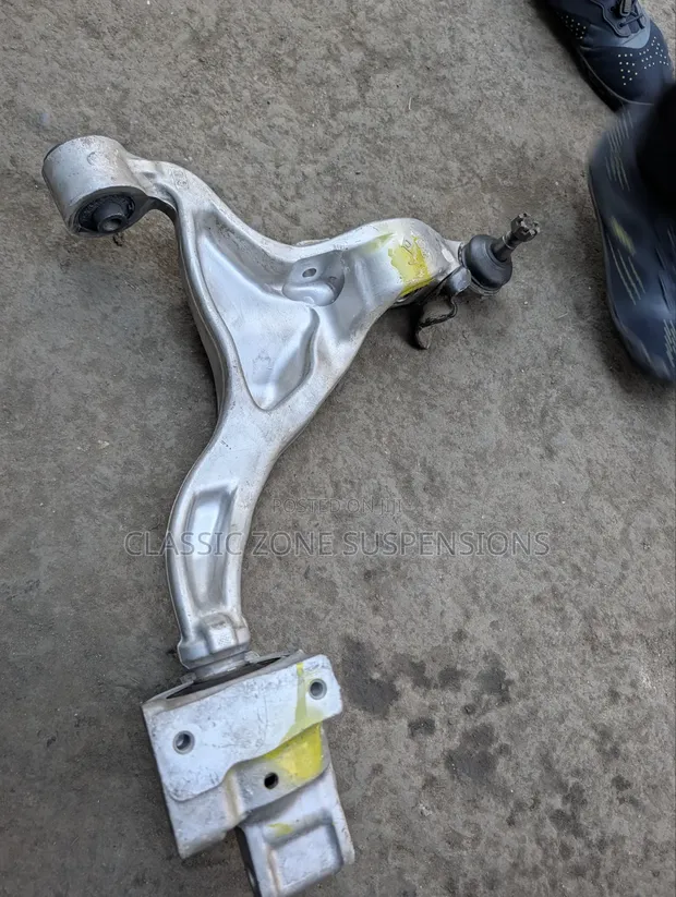 Nissan Skyline Control Arm (Used) - 1